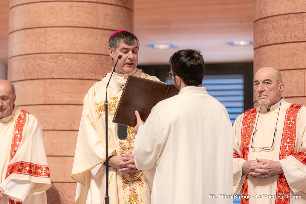 Santa Messa Crismale Presieduta Da Mons Repole E Celebrazione Dei