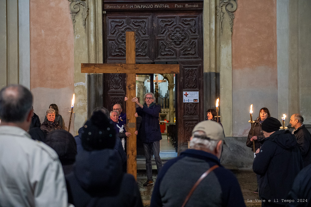 Via Crucis Del Venerd Santo Per Le Vie Di Torino Guidata Da Mons